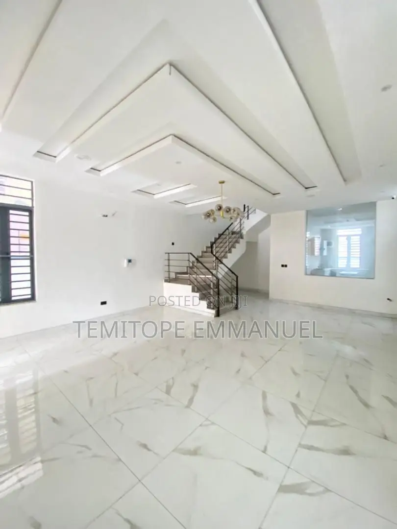 Furnished 5bdrm Duplex in Thomas Estate for sale in Thomas Estate