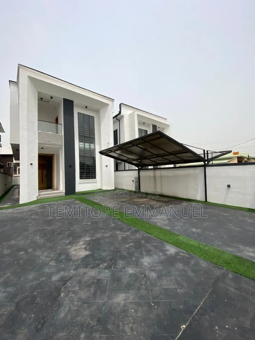 Furnished 5bdrm Duplex in Thomas Estate for sale in Thomas Estate