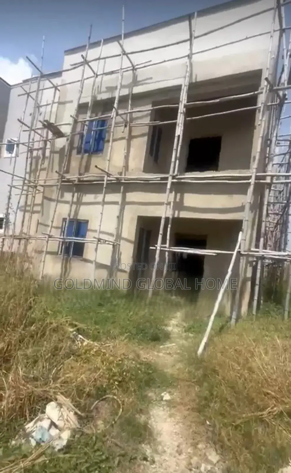 4bdrm Duplex in Lugbe District. for sale in Sabon Lugbe