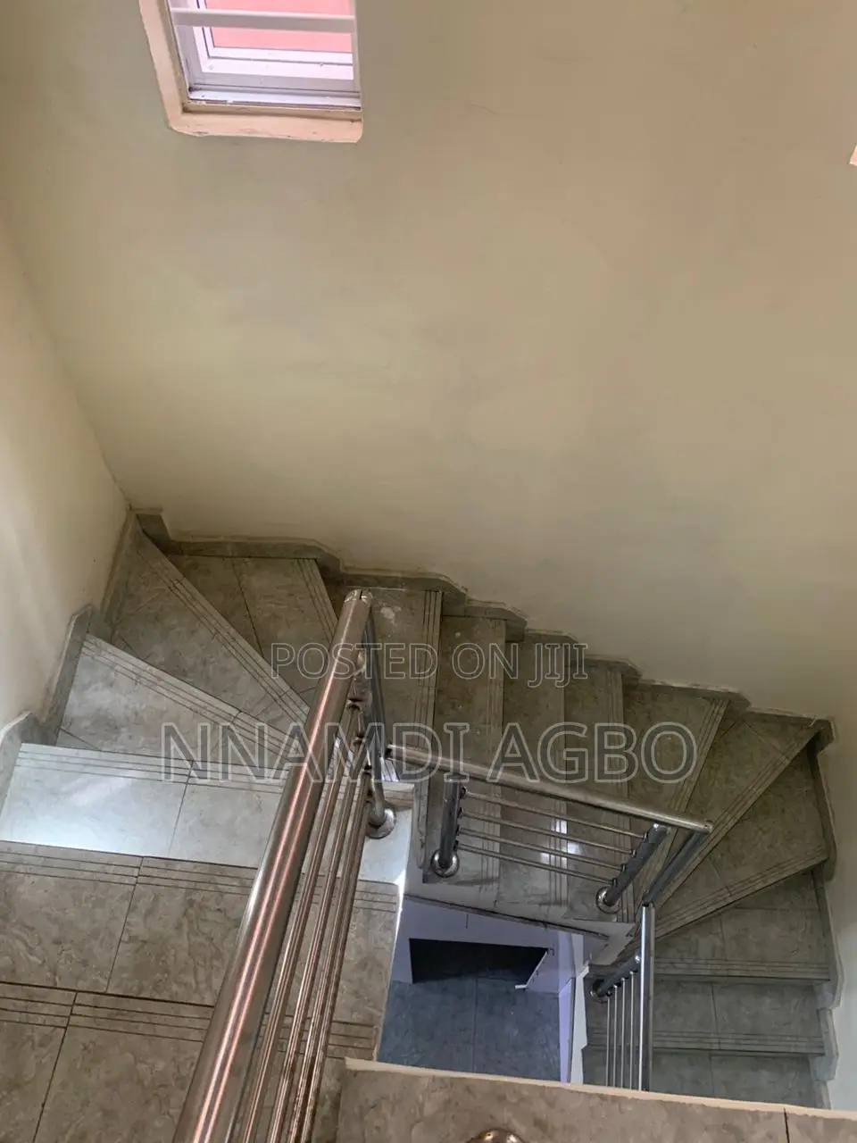 4bdrm Duplex in Chevron for rent in Chevron