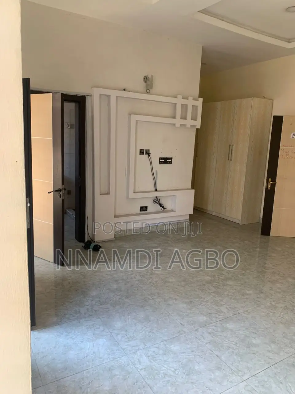 4bdrm Duplex in Chevron for rent in Chevron