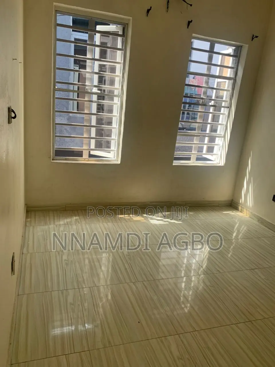 4bdrm Duplex in Chevron for rent in Chevron