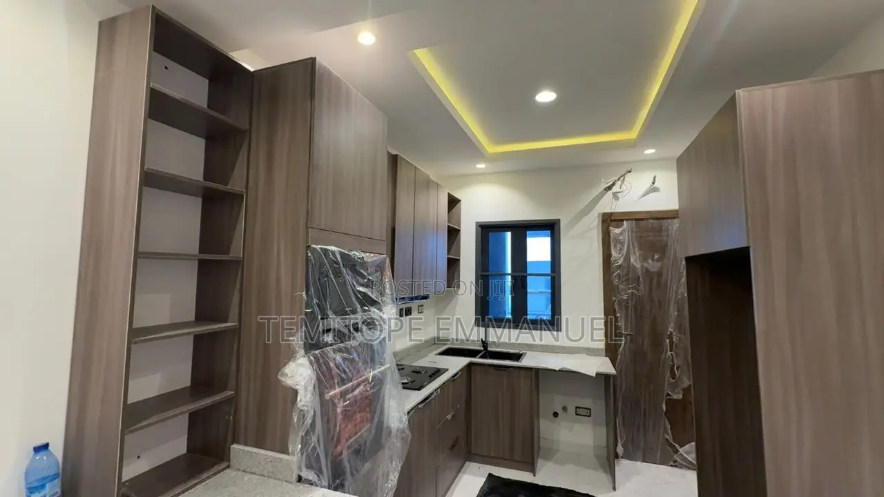 Furnished 3bdrm Apartment in Ikate for sale in Ikate
