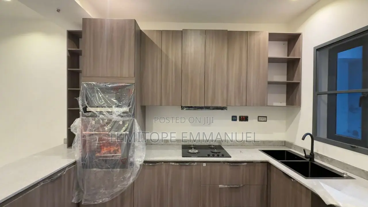 Furnished 3bdrm Apartment in Ikate for sale in Ikate