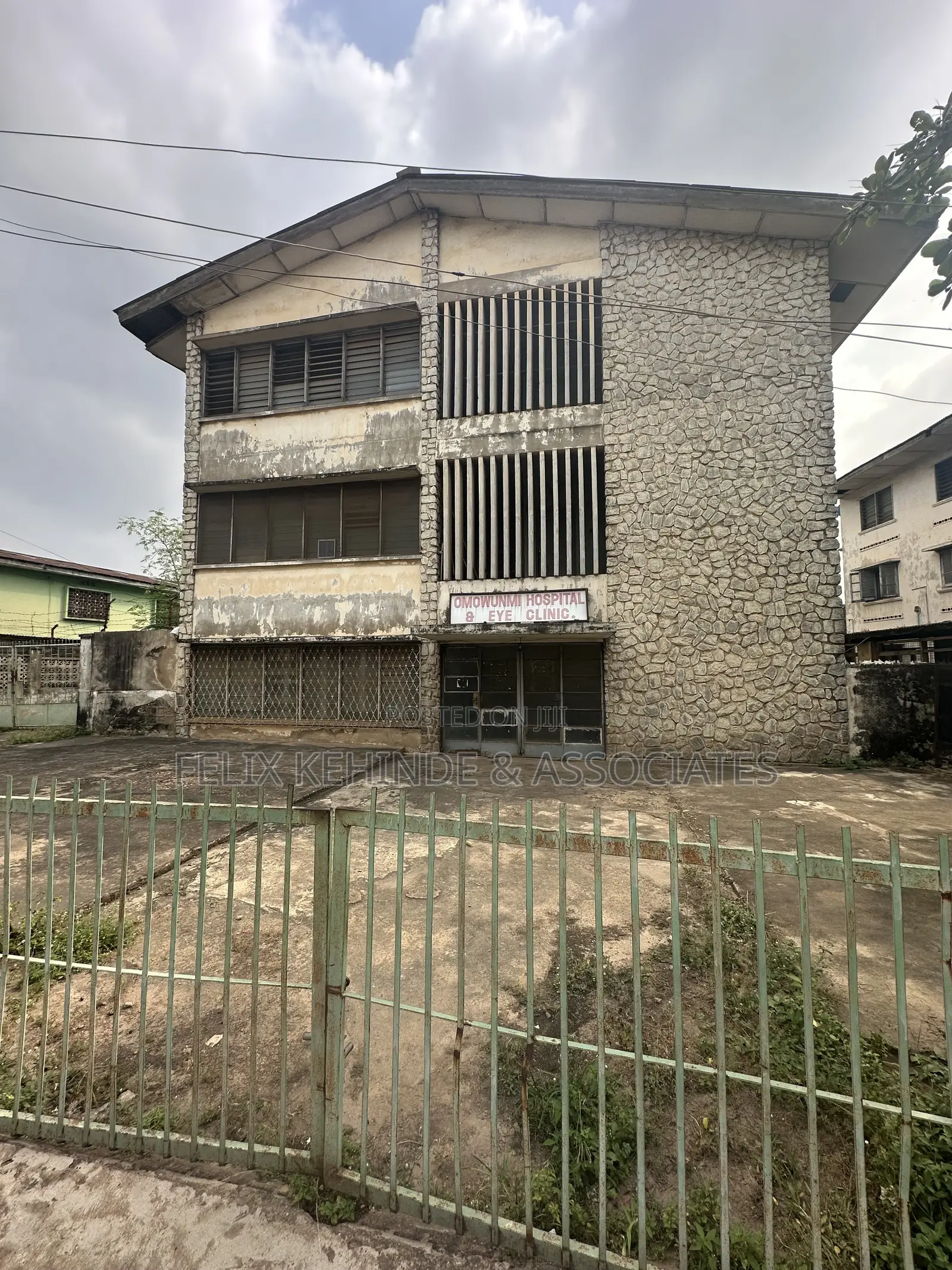 12bdrm Block of Flats in Oke Ado for sale in Oke Ado