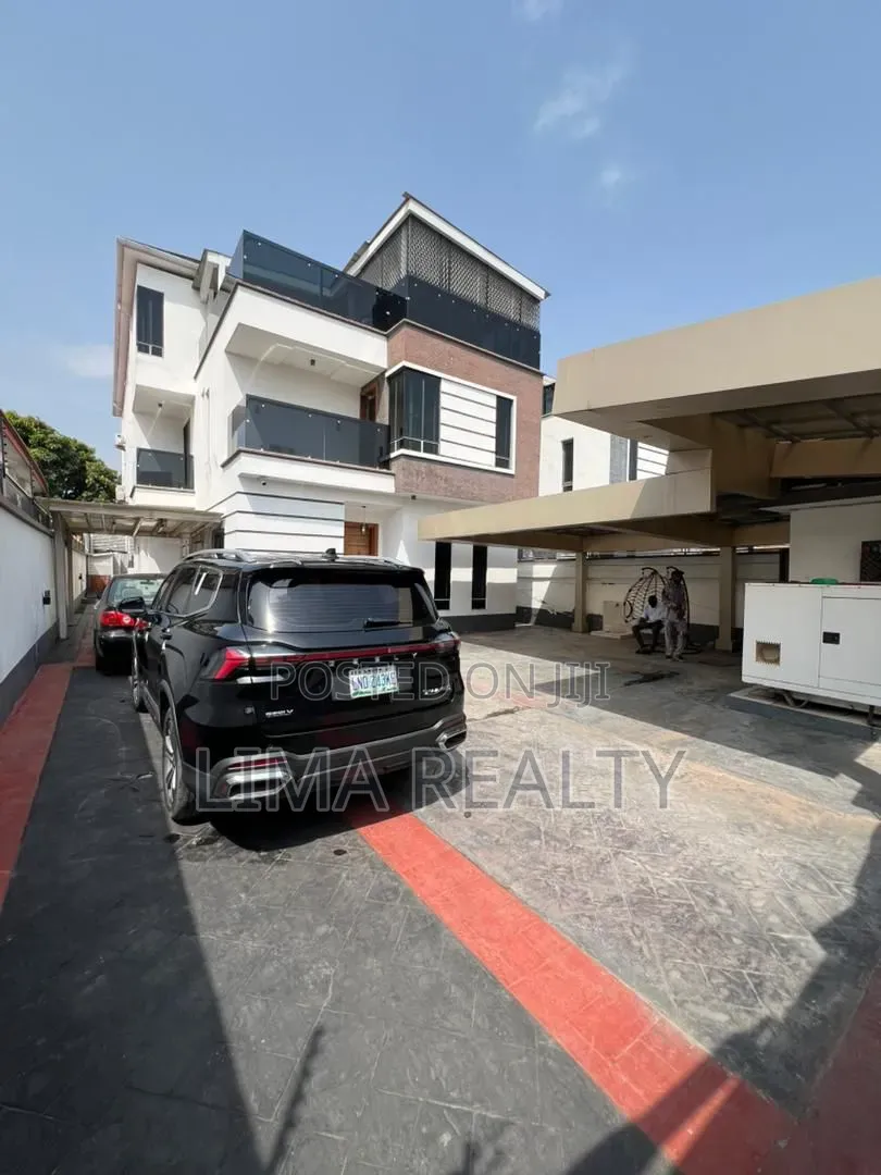 Party House- 5 Bed Phase 1 Lekki in Lekki