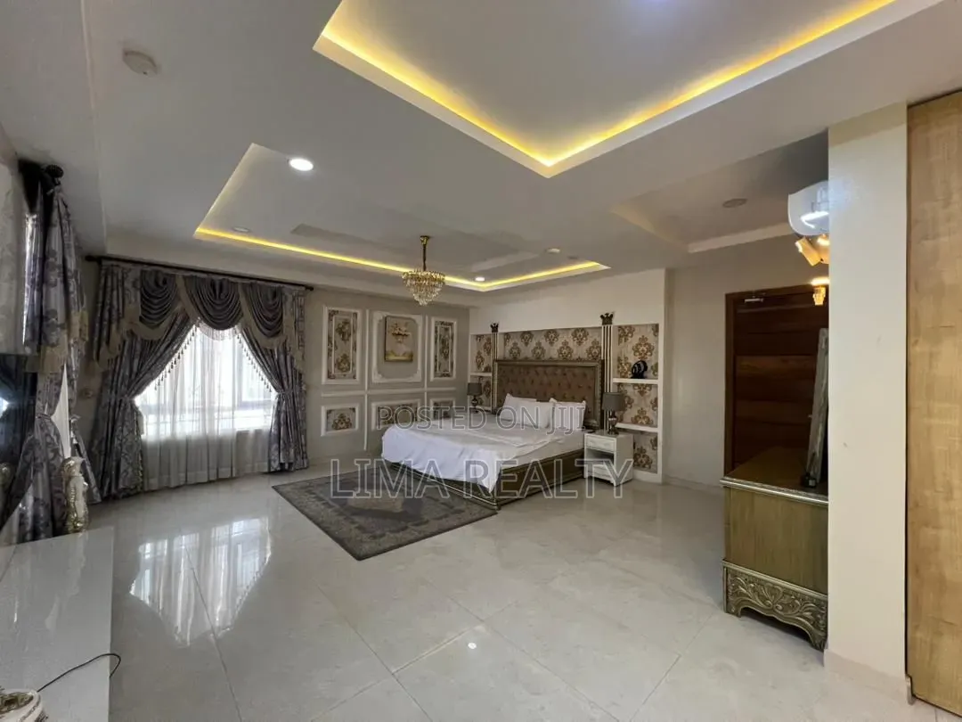 Party House- 5 Bed Phase 1 Lekki in Lekki