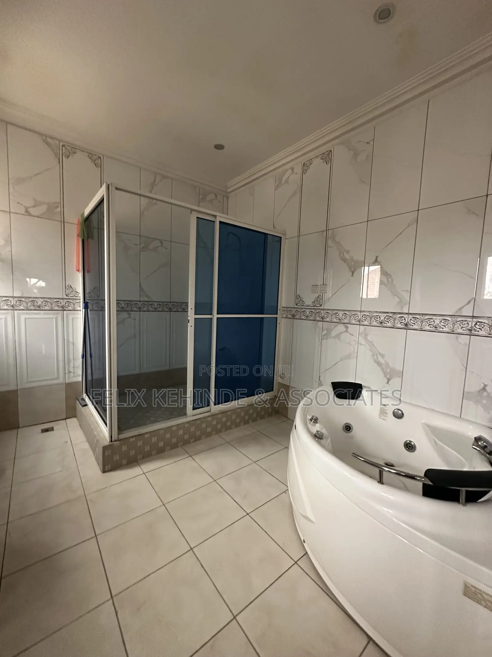 3bdrm Duplex in Oluyole for sale in Oluyole