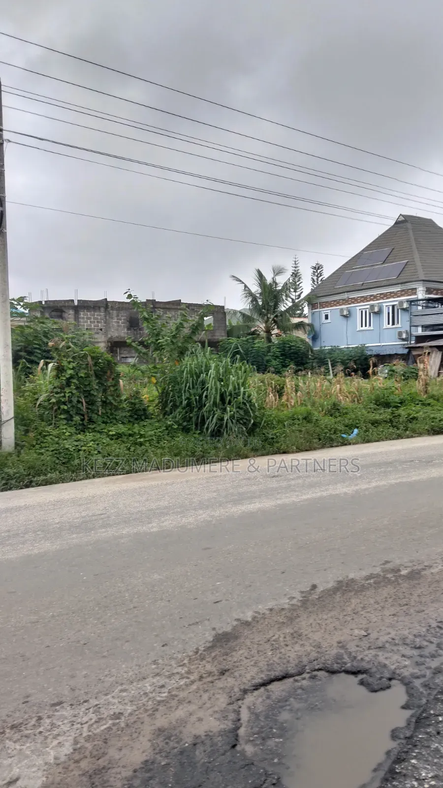 For Sale : 1 Plot on Major Sars Road , Ph in New Layout