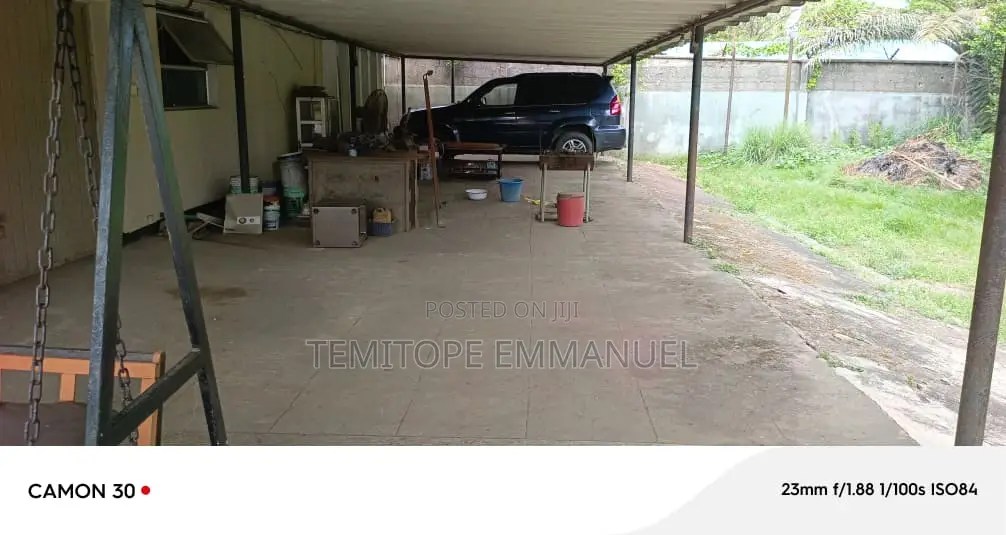 Furnished 7bdrm House in Isolo for sale in Isolo