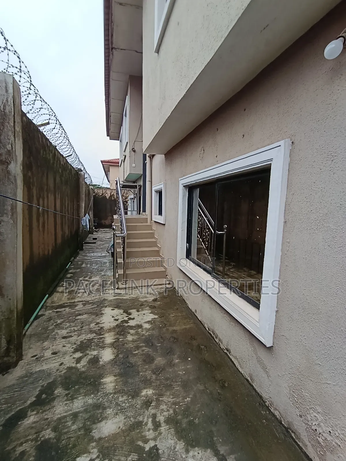 10bdrm Block of Flats in Ipaja / Ipaja for sale in Ipaja / Ipaja