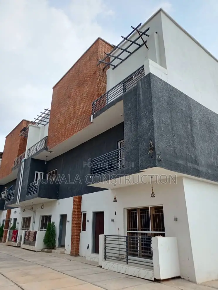 4bdrm Townhouse / Terrace in Mabushi for rent in Mabushi