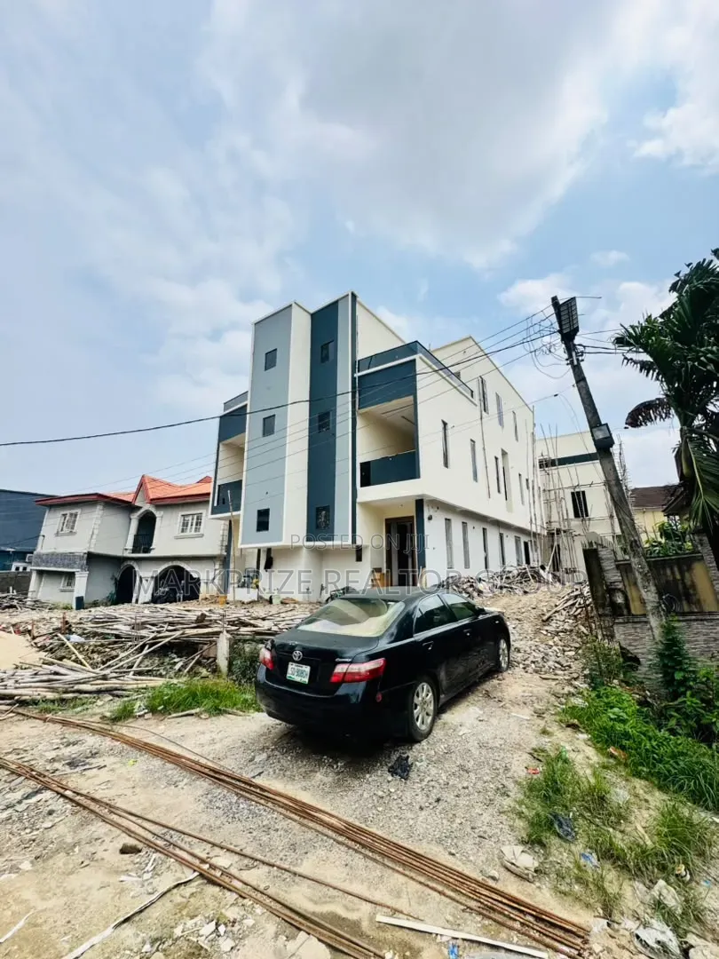 4bdrm Duplex in Gbagada Lagos for sale in New Garage / Gbagada