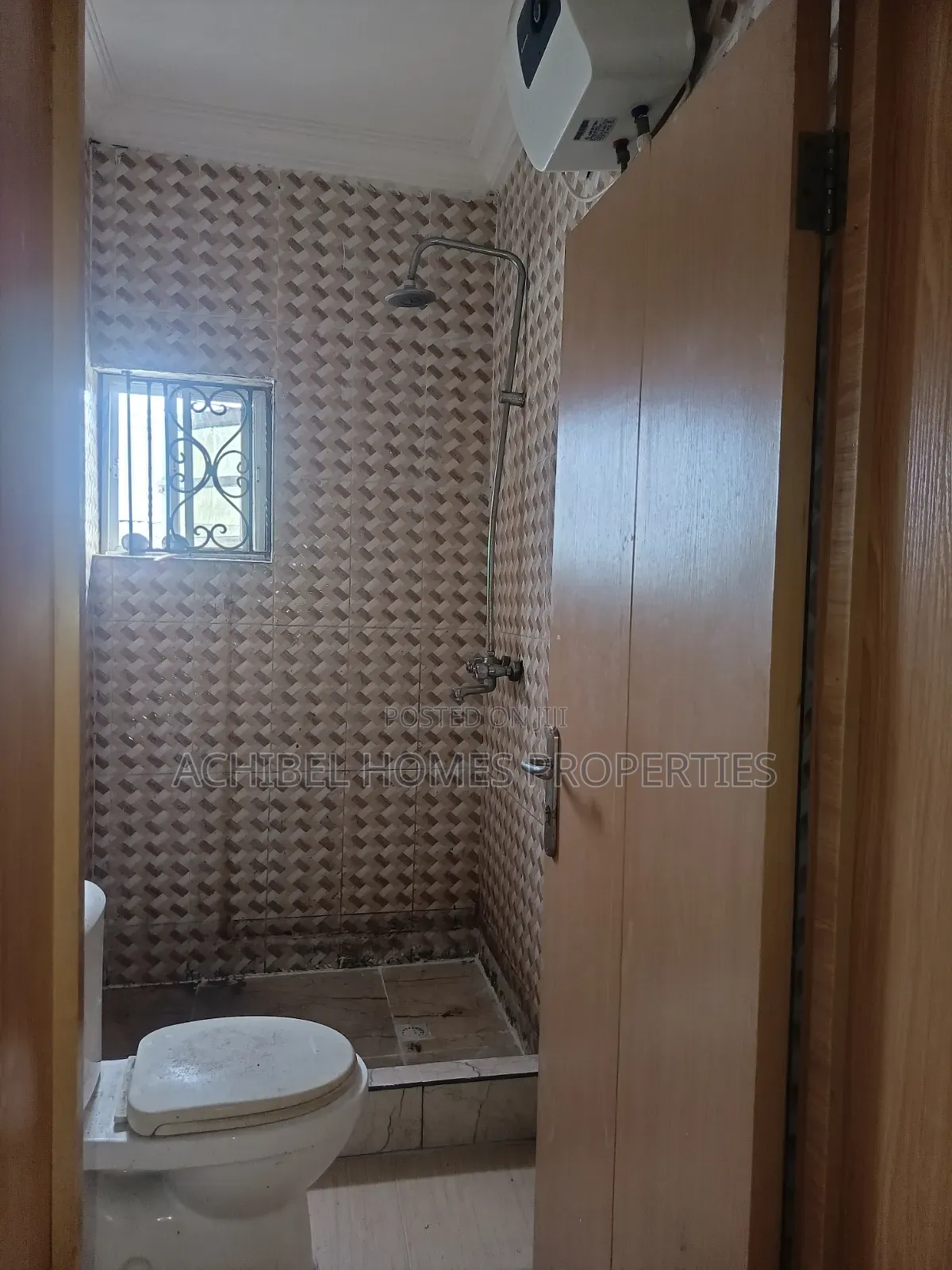 3bdrm Apartment in Near Ikota Villa, Lekki Phase 2 for rent in Lekki Phase 2