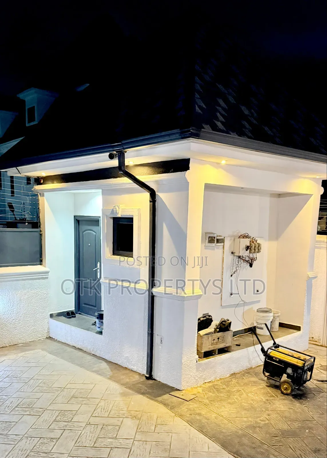 7bdrm Duplex in Efab Metropolis, Bunkoro for sale in Bunkoro