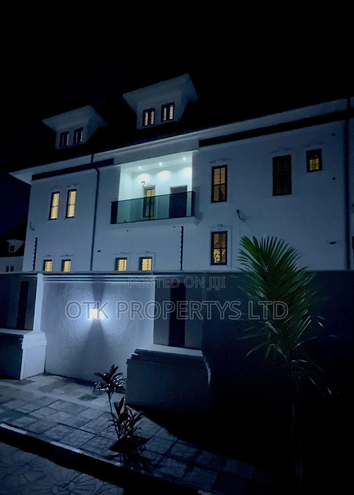 7bdrm Duplex in Efab Metropolis, Bunkoro for sale in Bunkoro