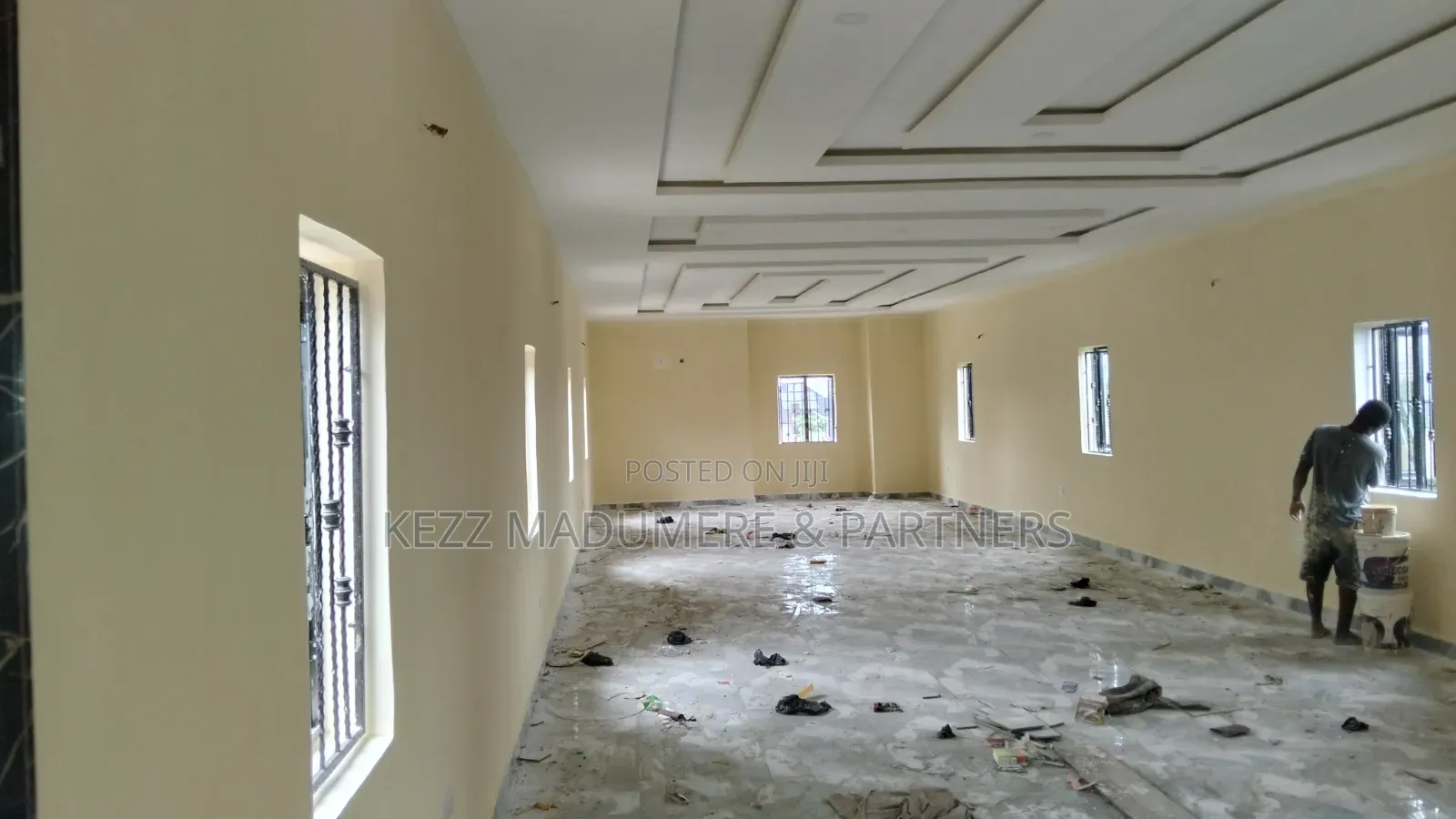 To Let : Sizeable Hall at Sars Road Port Harcourt in New Layout