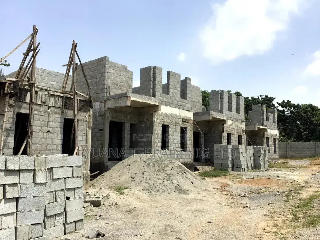 4bdrm Duplex in Mams Estate, Mbora for sale in Mbora