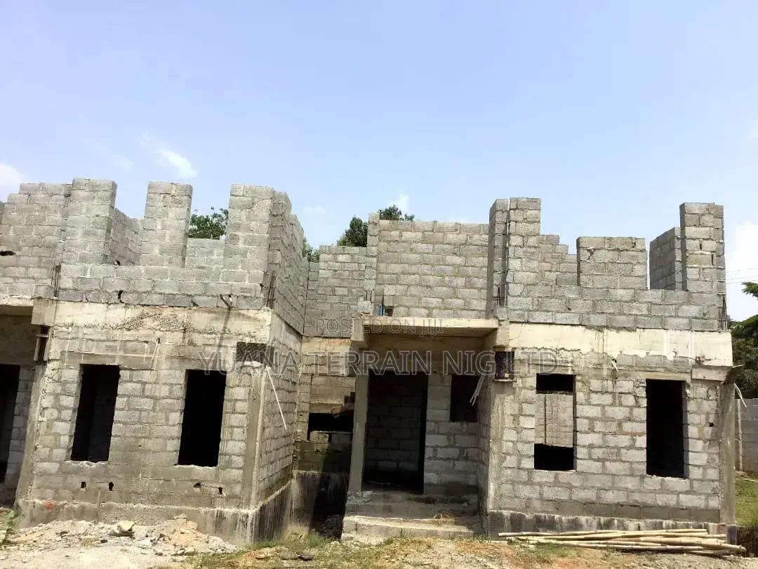 4bdrm Duplex in Mams Estate, Mbora for sale in Mbora