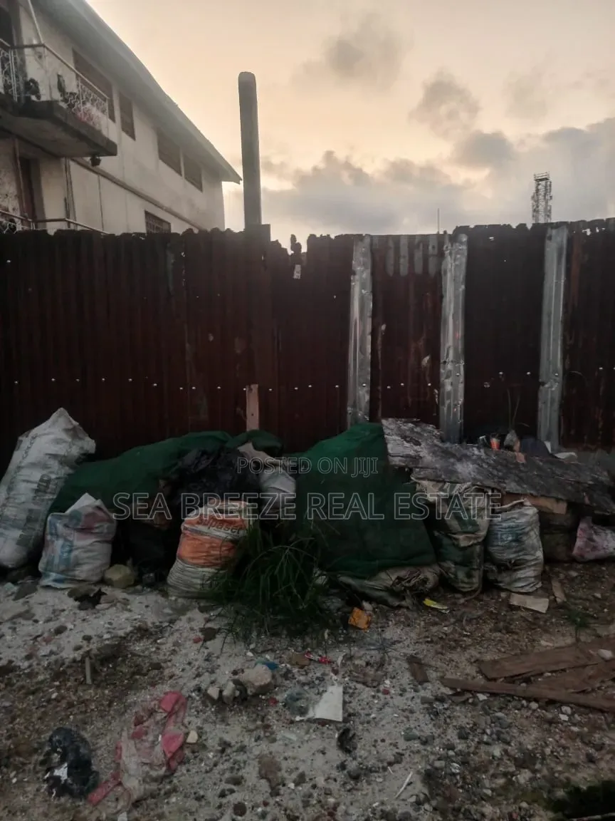 Empty Land in Ojuelegba