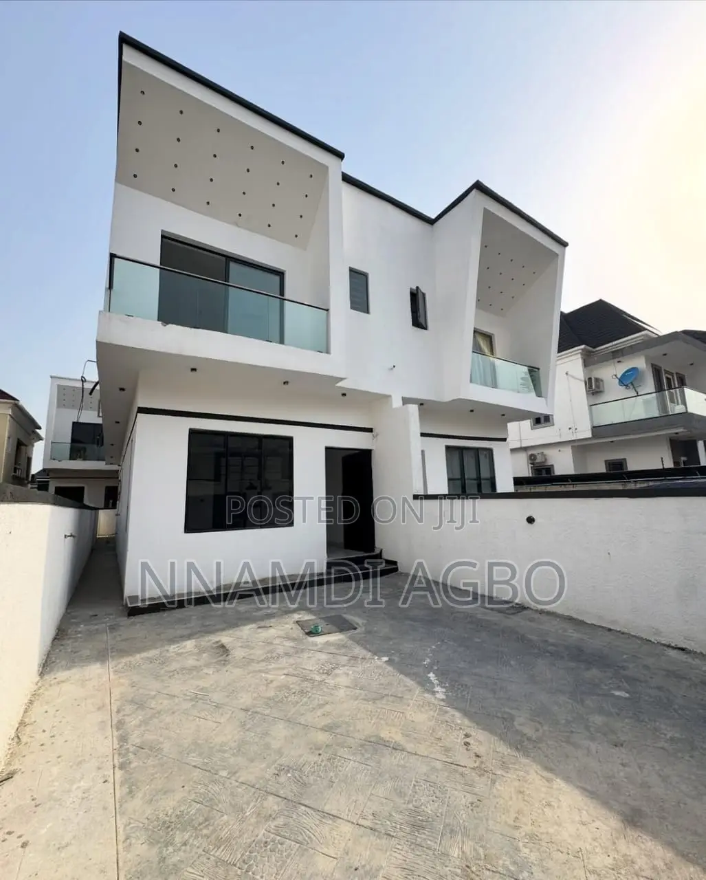 4bdrm Duplex in Chevron for rent in Chevron