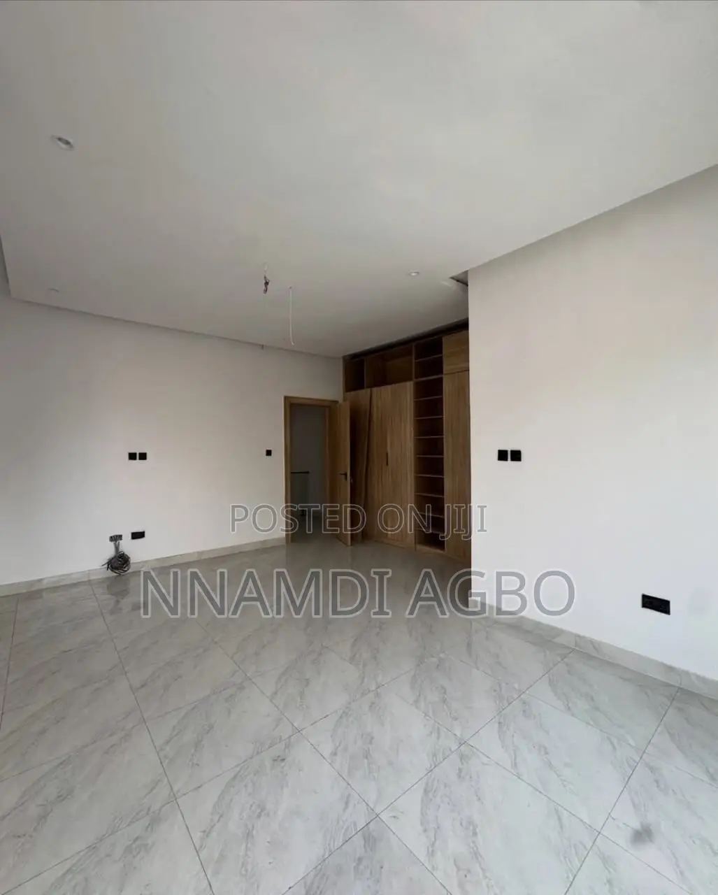 4bdrm Duplex in Chevron for rent in Chevron