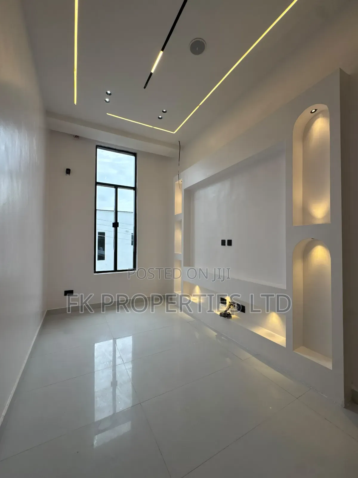 4bdrm Duplex in Ikota for sale in Ikota