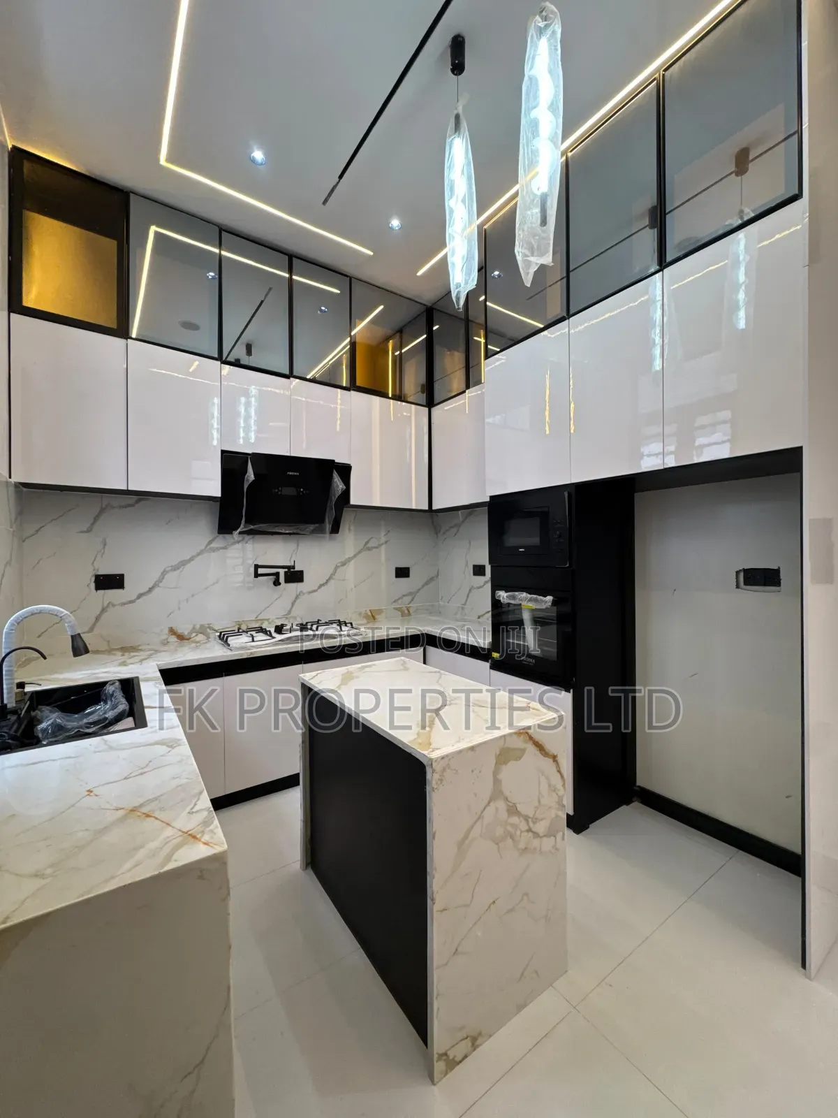 4bdrm Duplex in Ikota for sale in Ikota