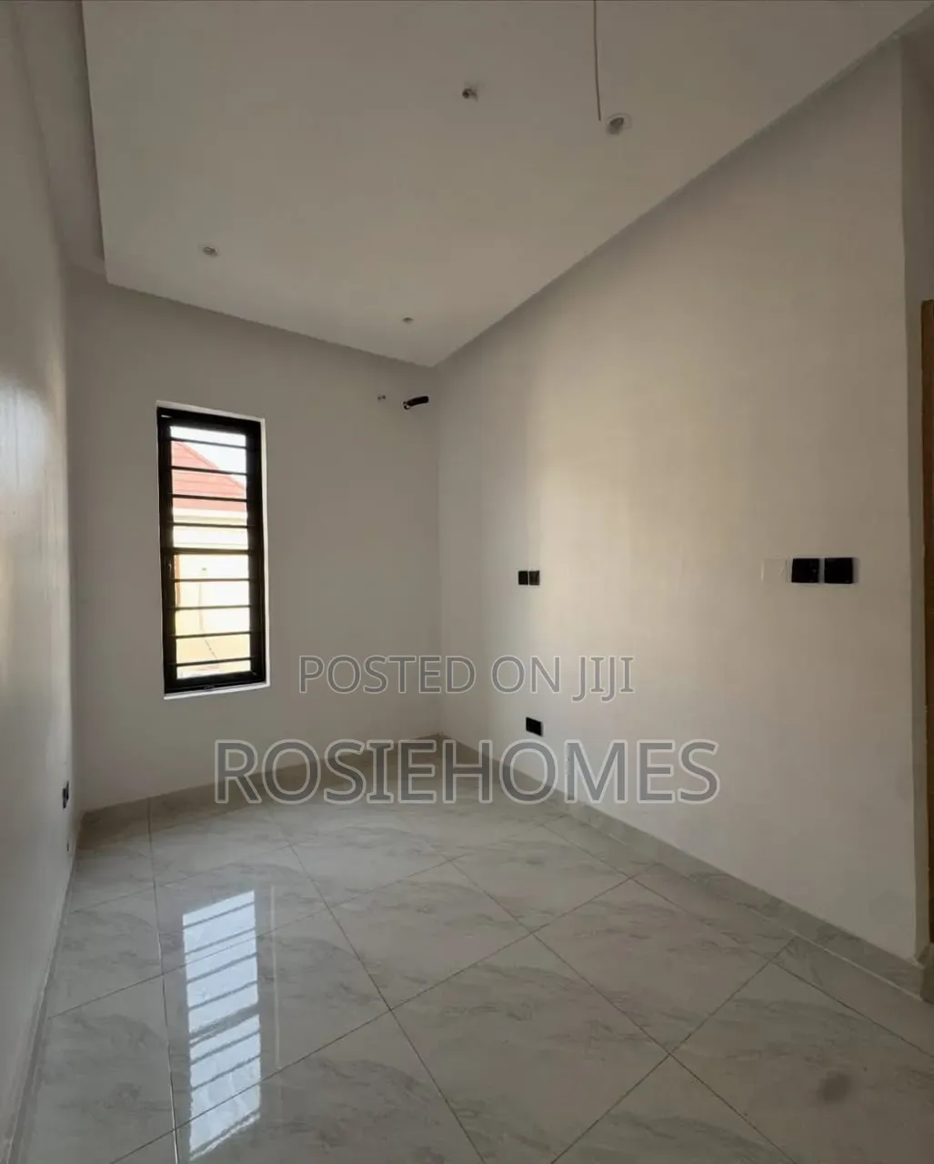 4bdrm Duplex in Chevron for rent in Chevron