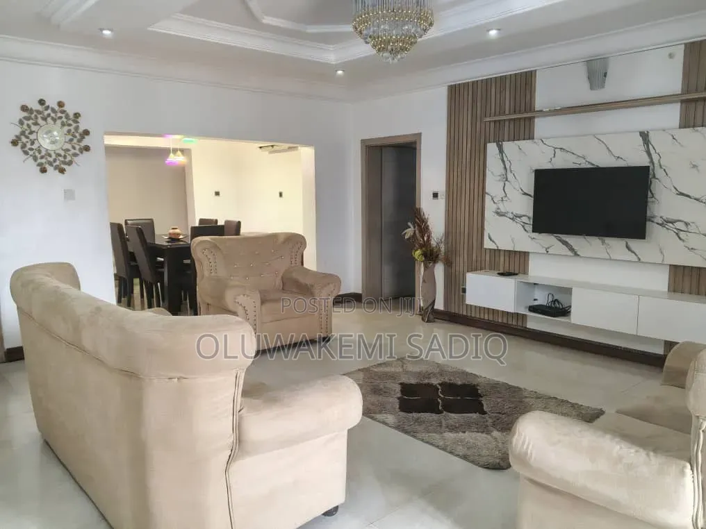 Furnished 3bdrm Apartment in Ikeja Gra for rent in Ikeja GRA