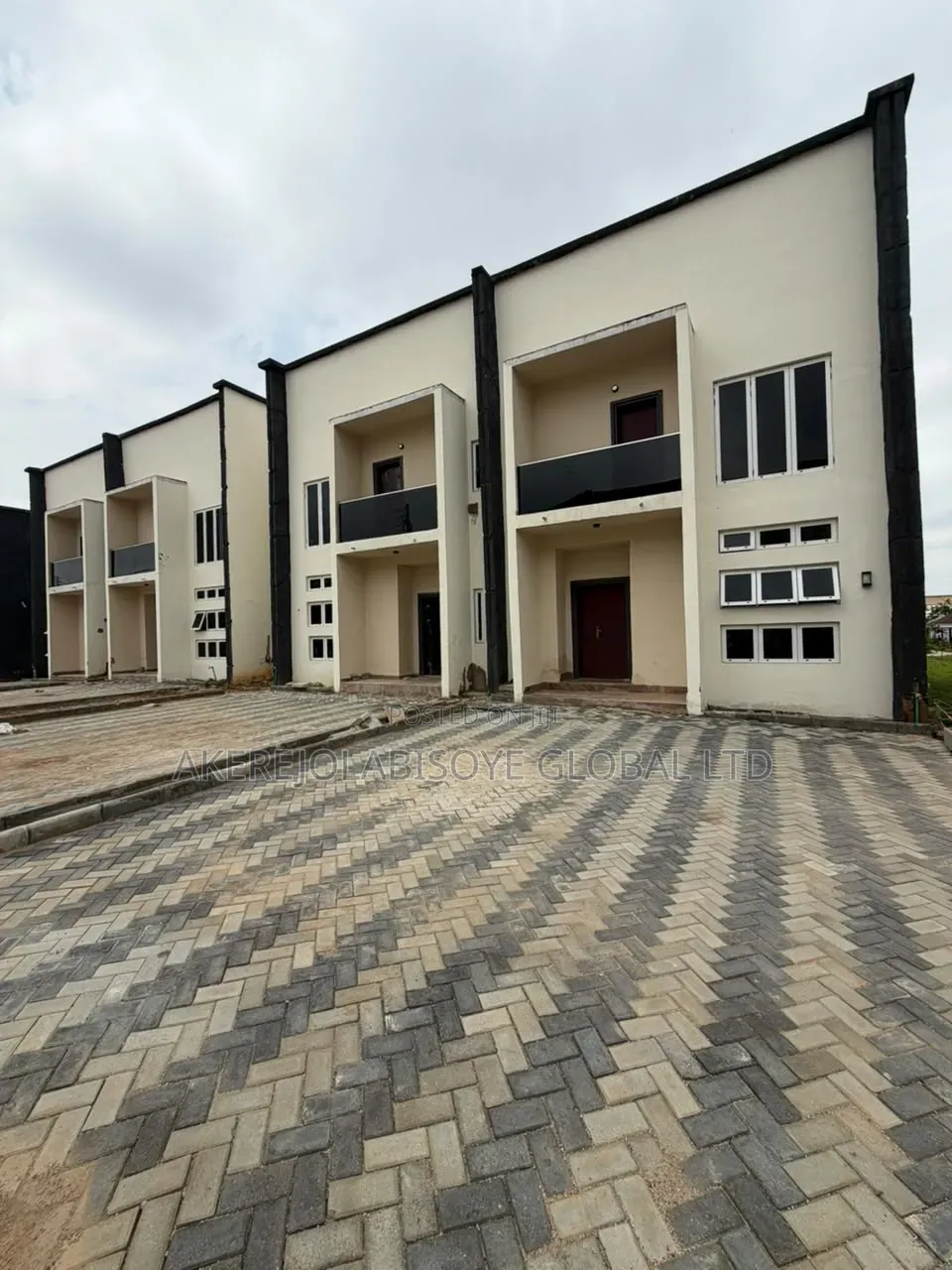 4bdrm Duplex in Karsana for sale in Karsana
