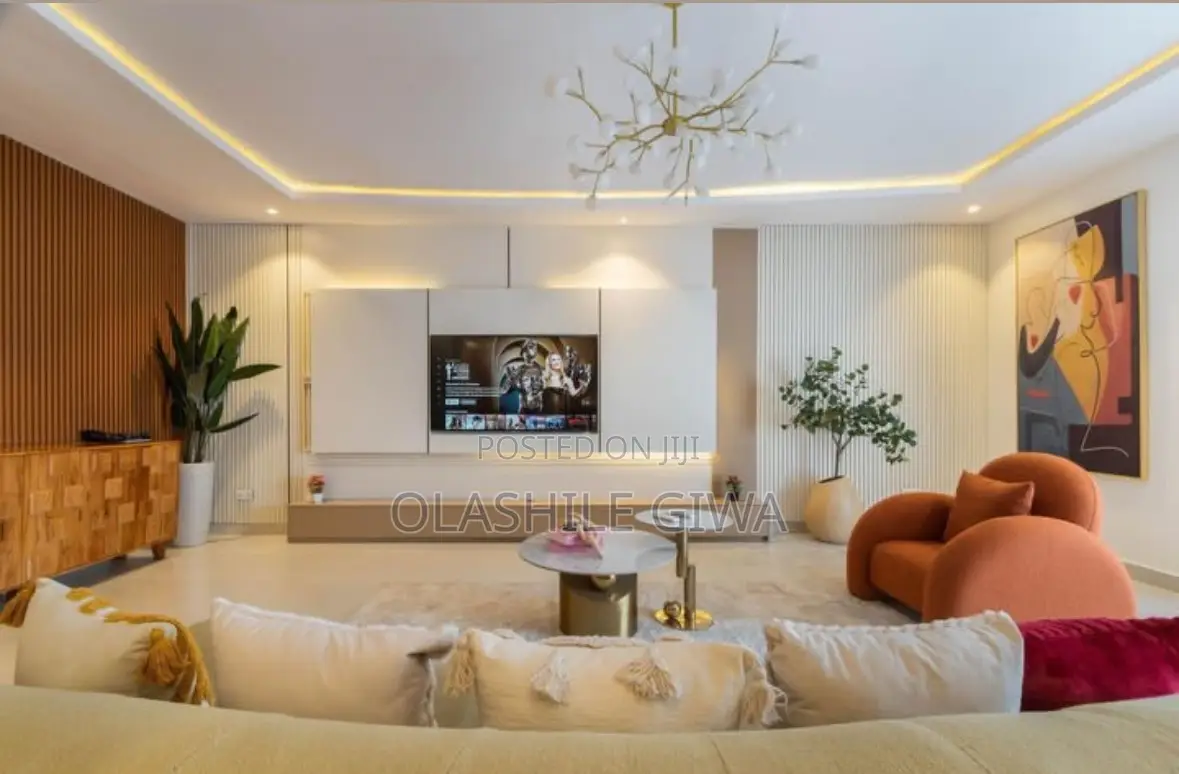 3 Bedroom Apartment, With a Sea View From the Masters Room. in Lekki Phase 1