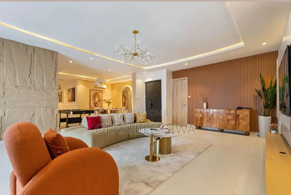 3 Bedroom Apartment, With a Sea View From the Masters Room. in Lekki Phase 1