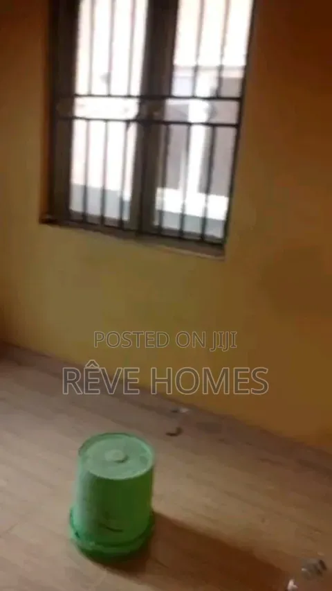2bdrm Block of Flats in Adekunle for rent in Adekunle