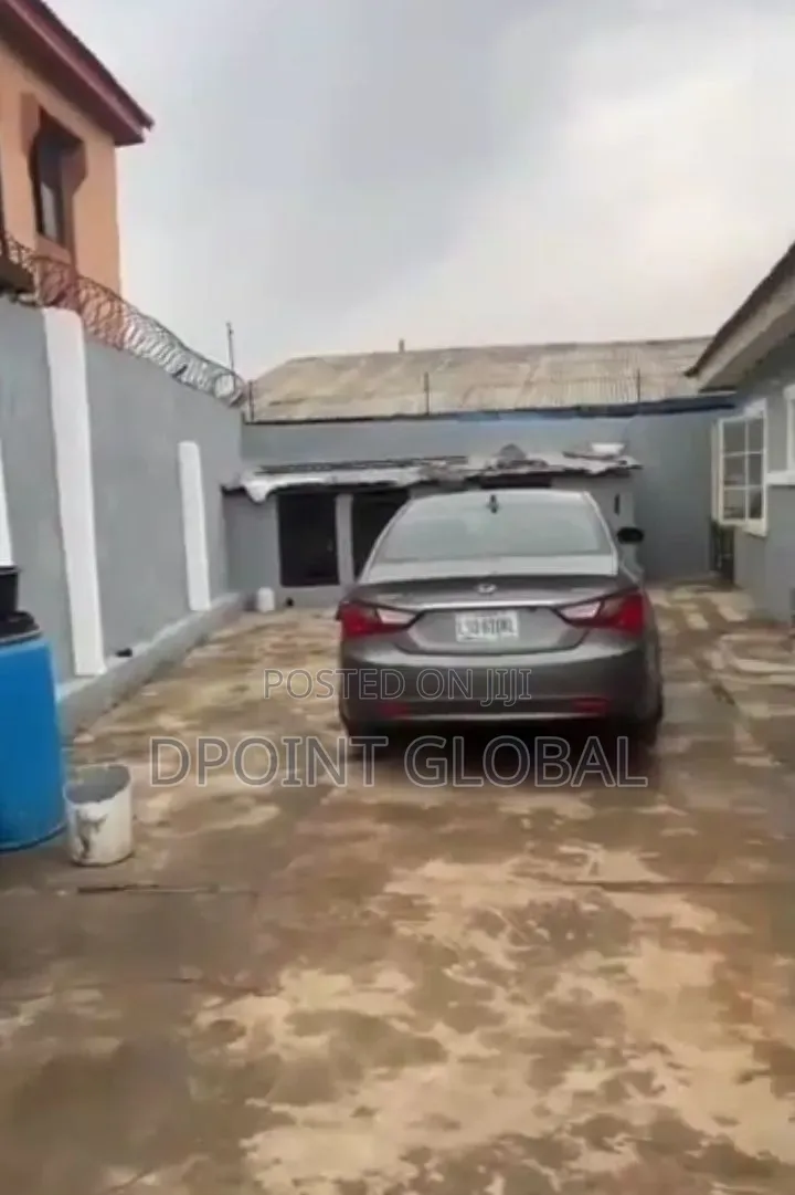 4bdrm Bungalow in Not Estate, Ipaja / Ipaja for sale in Ipaja / Ipaja
