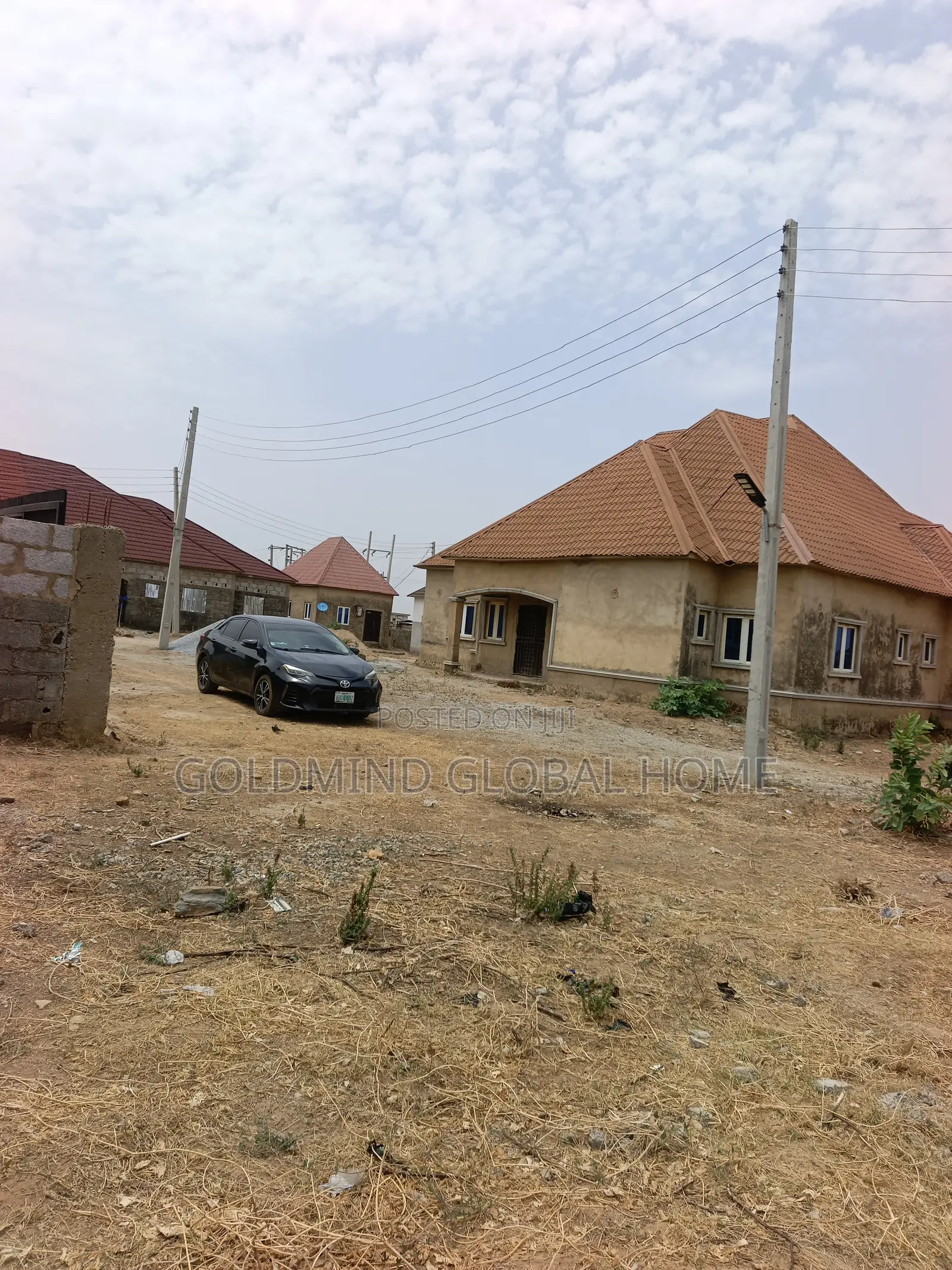4bdrm Duplex in Lugbe District. for sale in Sabon Lugbe