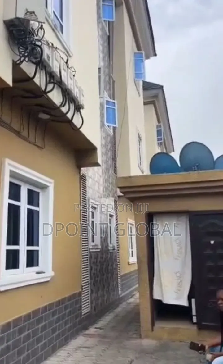 12bdrm Block of Flats in In Estate, Ago Palace for sale in Ago Palace