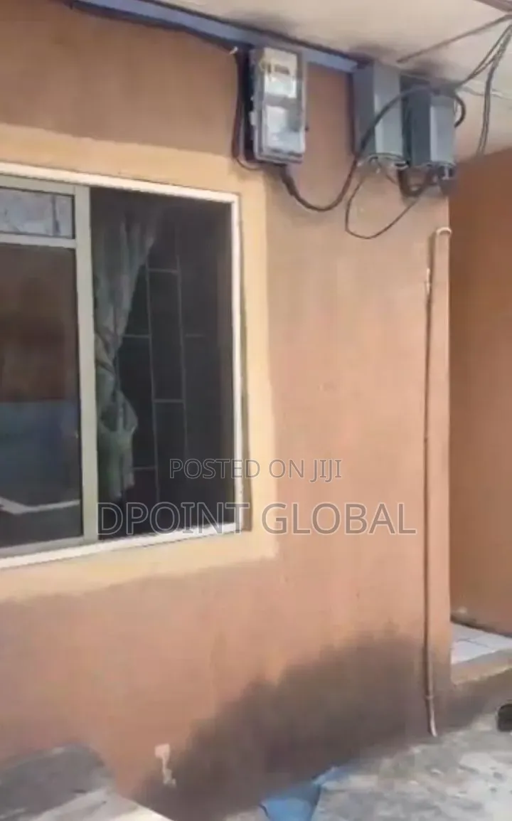 8bdrm Bungalow in Shagari Estate, Abesan for sale in Abesan