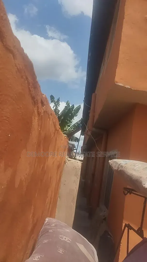 12bdrm Block of Flats in Abaranje for sale in Abaranje