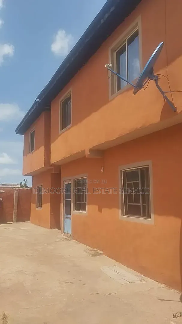 12bdrm Block of Flats in Abaranje for sale in Abaranje