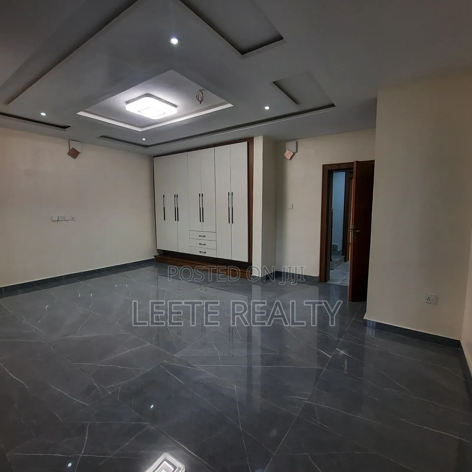 4bdrm Townhouse/Terrace in Zone 4 / Wuse for sale in Zone 4 / Wuse
