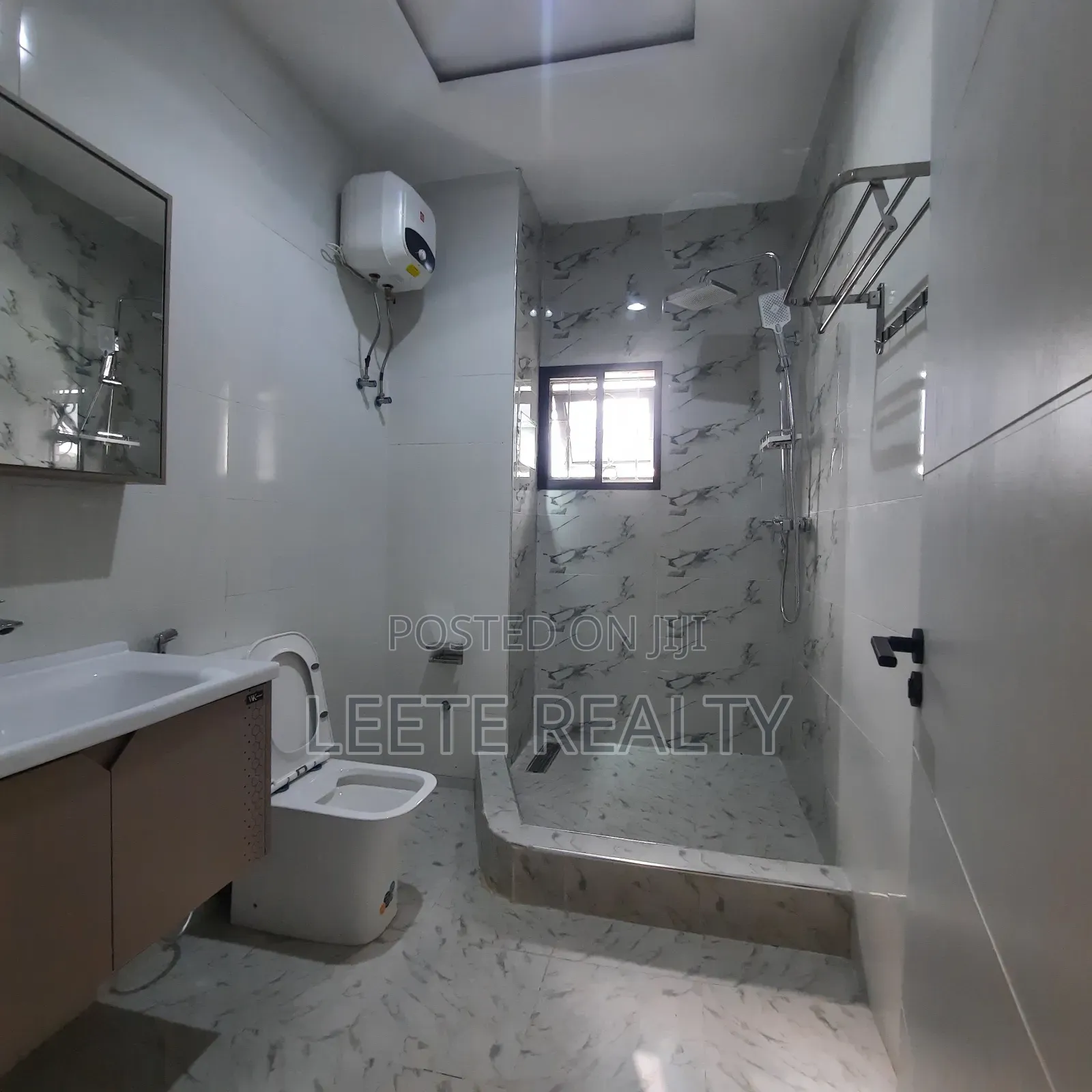 4bdrm Townhouse/Terrace in Zone 4 / Wuse for sale in Zone 4 / Wuse