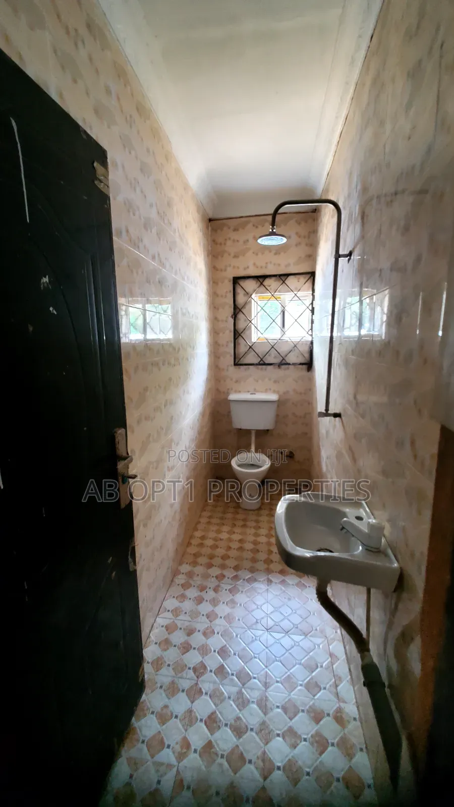 2bdrm Block of Flats in Uholor, Ekenhuan, Benin City for rent in Benin City