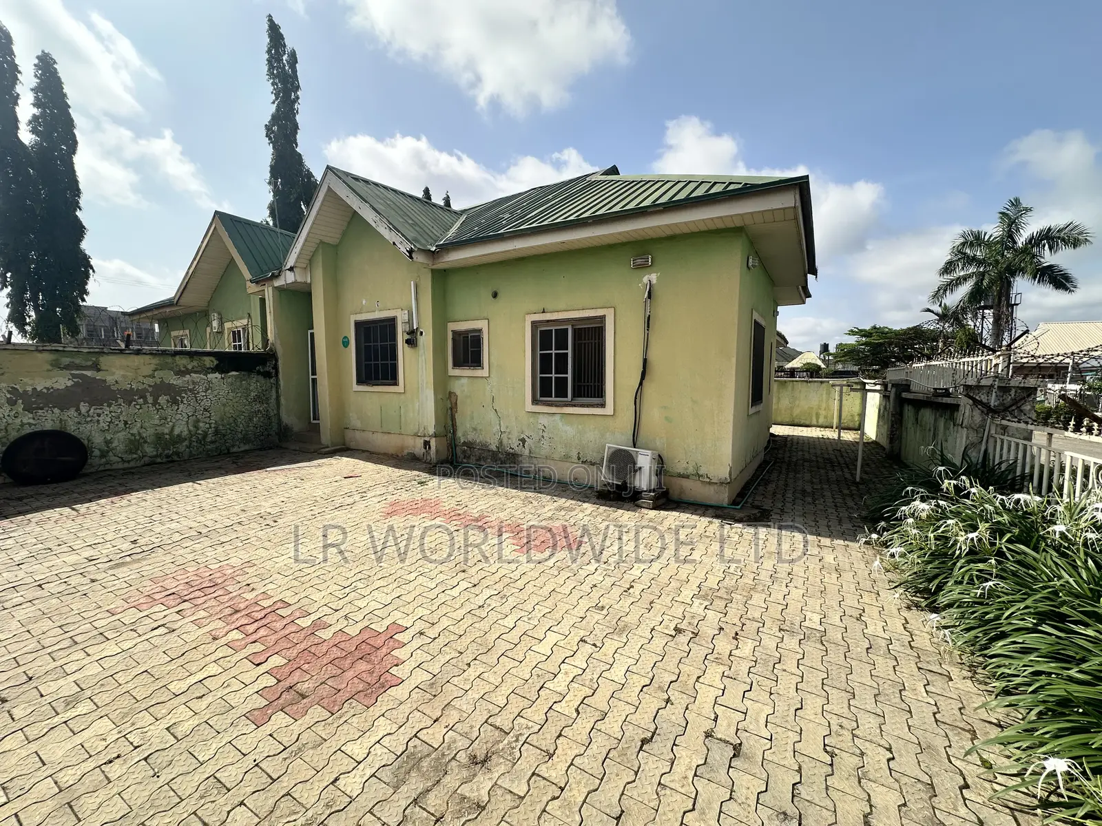 2bdrm Bungalow in Lugbe District for sale in Lugbe District