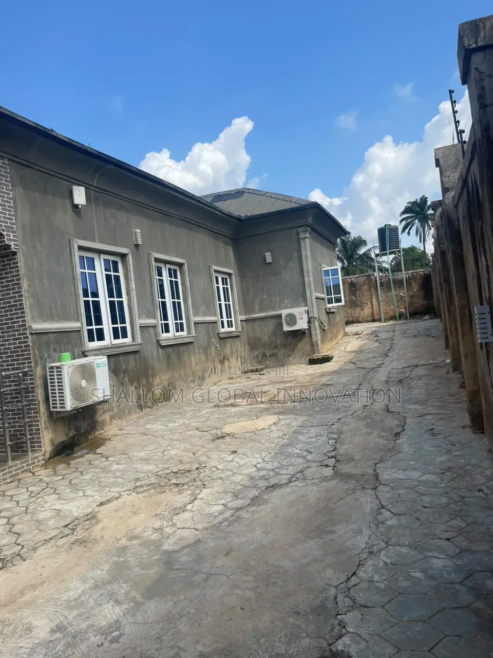 Furnished 3bdrm Bungalow in Eniosa, Akobo for sale in Akobo