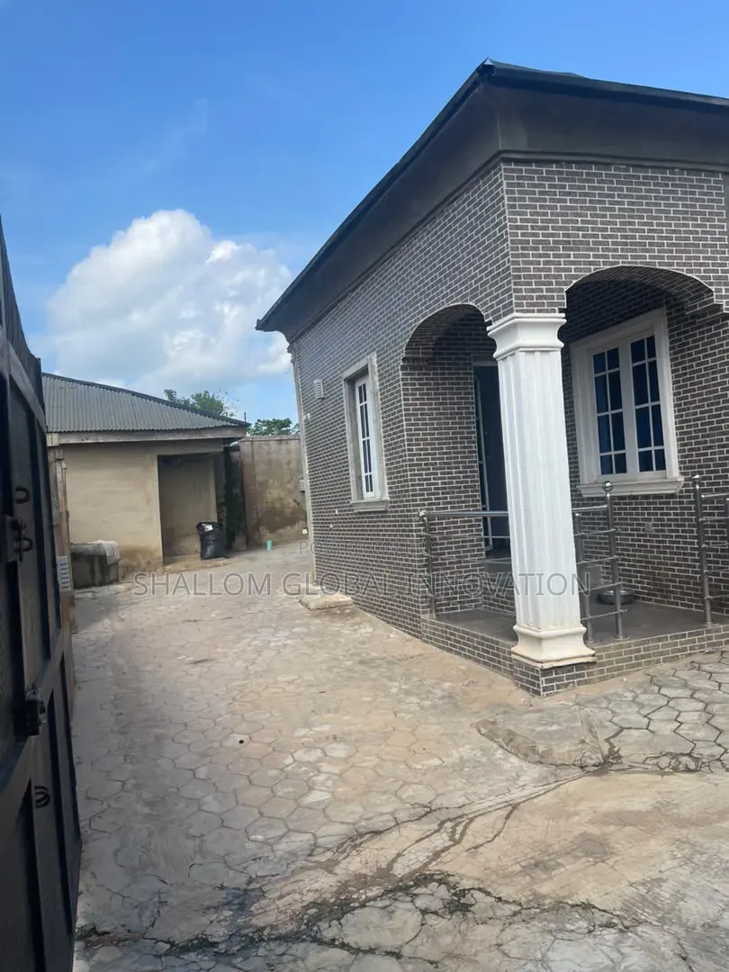 Furnished 3bdrm Bungalow in Eniosa, Akobo for sale in Akobo