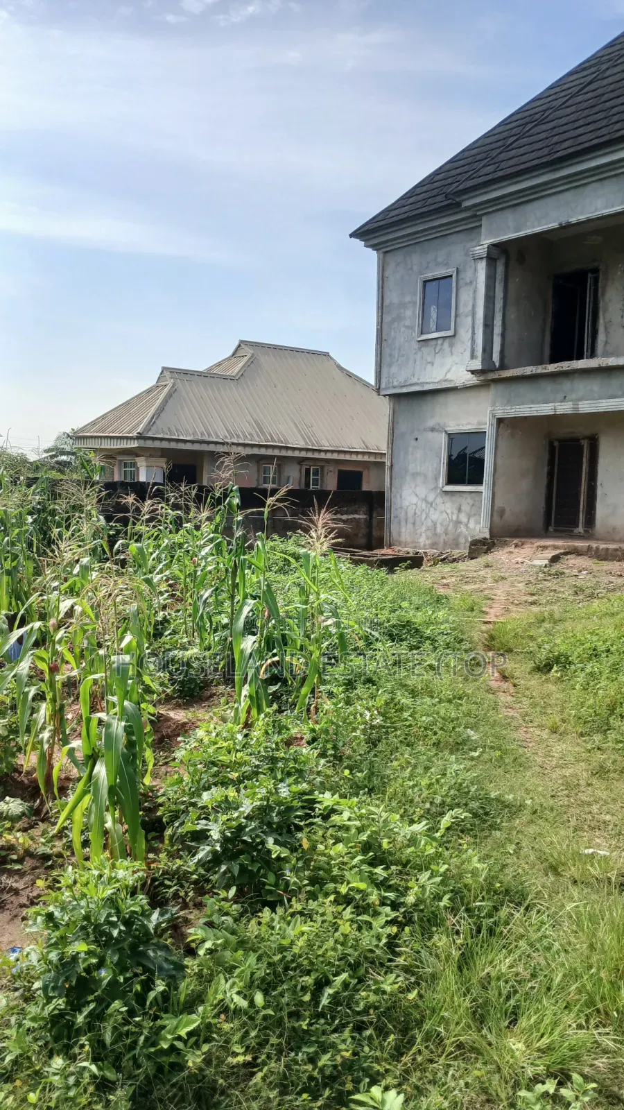 Furnished 8bdrm Bungalow in Houseland Real, Benin City for sale in Benin City