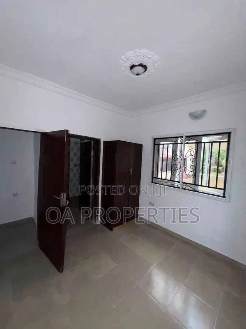 3bdrm Block of Flats in Ikolaba Gra, Ibadan for rent in Ibadan