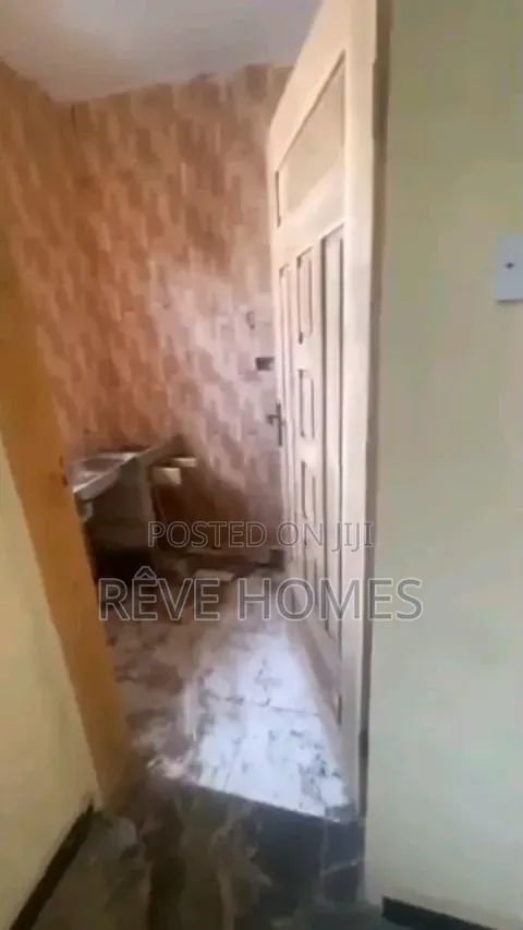 Mini Flat in Adekunle for rent in Adekunle
