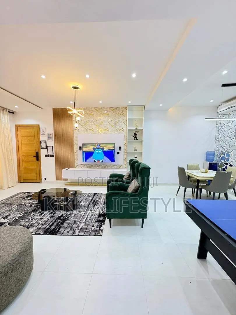 Gray Unit MLX in Lekki Phase 1